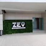 Zev Mediteraneo