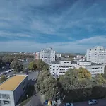 Lalacris Good Holiday Apartment