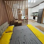 Listone' Apartment 13 Mamaia Nord