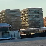 Moonlight Summer Apartment