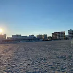 Moonlight Summer Apartment