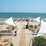 White Tower Mamaia 308