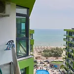 Sunny Side Apartments In Complexul Alezzi Beach