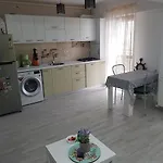Flory'S Apartment Mamaia