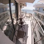 Queen'S View Studio - Beachfront
