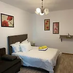 Argos Summerland Apartment