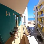 Deluxe Papaya Apartment