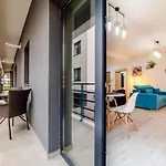 Summer Quantum Valentine'S Apartment
