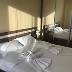 Constantin Lake View Apartment