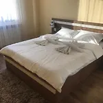 Constantin Lake View Apartment