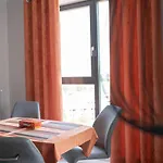 Bonsay Apartment