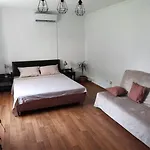 Ground Floor Beach Studio