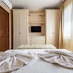 Sns Apartment In Mamaia Resort