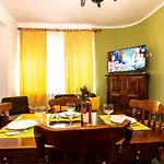 Unique Old Town Home 2Min To Beach And Harbour Private Entrance