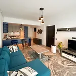 Black Sea Booking - Paris