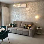 Sia Apartament Building Stefan Lake