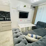 Bright Apartment Tomis Villa Promenada