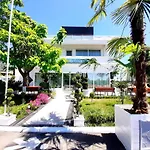 Vila Roxy Pe Plaja Belona