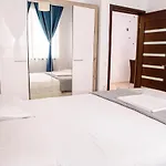 Leo'S Apartment