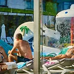 Royale Sundance Studio 8 Beach Spa & Pool Mamaia Nord