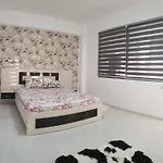 Lake Smarald Residence