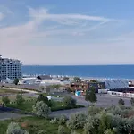 By The Sea Summerland Mamaia