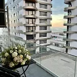 Apartament Summerland Cu Vedere La Mare