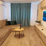 Happy Holiday Apartment