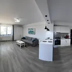 Ls Lake Apartment Mamaia Nord