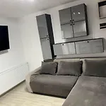 Apartament Cu 2 Camere Zona Hanul Cu Peste