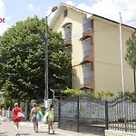 Vila Cu Livada