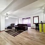 R.O.S.E. Apartment