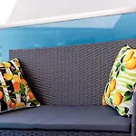 Blue 704 Wave Residence