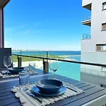 Luxury Beachfront Apt - Quite Area, 100 Sqm