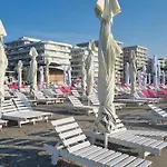Marlyn Seaside Love