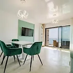 Beachfront Bliss - Sea View