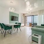 Beachfront Bliss - Sea View