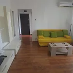 Maison H