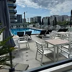 Maya Apartament Nord10 By Alezzi Parking&Pool