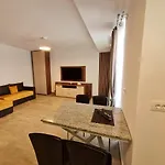 Matteo 2 Apartments Marina Surf Residence, Mamaia Nord - Navodari,1 Vedere Frontala,2 Cu Vedere Laterala La Mare