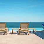 Royale Sundance 305 Infinity Beach Pool & Spa Mamaia Nord