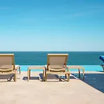 Hera Infinity Beach Pool&Spa