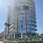 White Tower Mamaia Studio 806