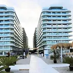 Studio Lux Mamaia Sea-On