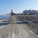 Tudor Studio Mamaia Sat
