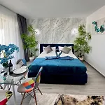 Cosmopolitan - Studio Pe Plaja Cu Vedere La Mare & Loc Parcare Gratis