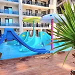 Studio Madalina-Endless Summer Mamaia Nord Apartaments