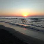 2 Apartamente Identice Si Alaturate, Ambele Cu Vedere La Mare