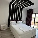 Dominichos Apartments