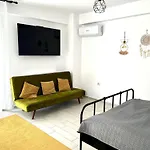 Seaview Studio 27